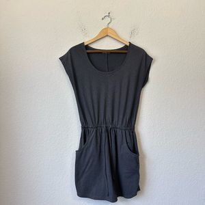 THE NORTH FACE Belted Mini T-Shirt Dress in Grey/Black Stripes Pocket
